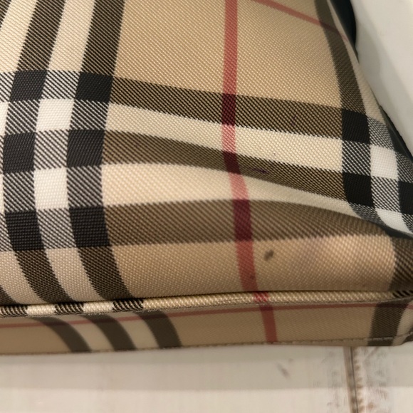 Like new Burberry Purse London. Very tiny mark near very bottom of bag. - Picture 2 of 5